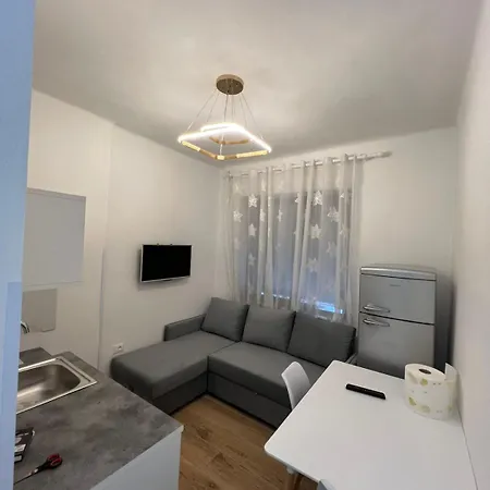 E&b Cosy 2 شقة تيرانا